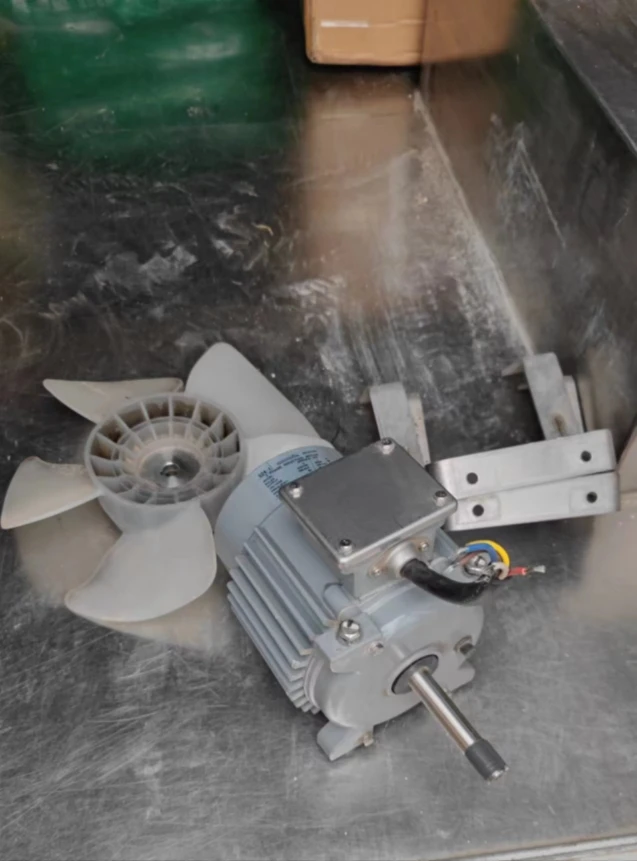 Used Disassembled Parts Evaporator Inside Condensing Fan of Refrigerated Container Refrigeration Unit