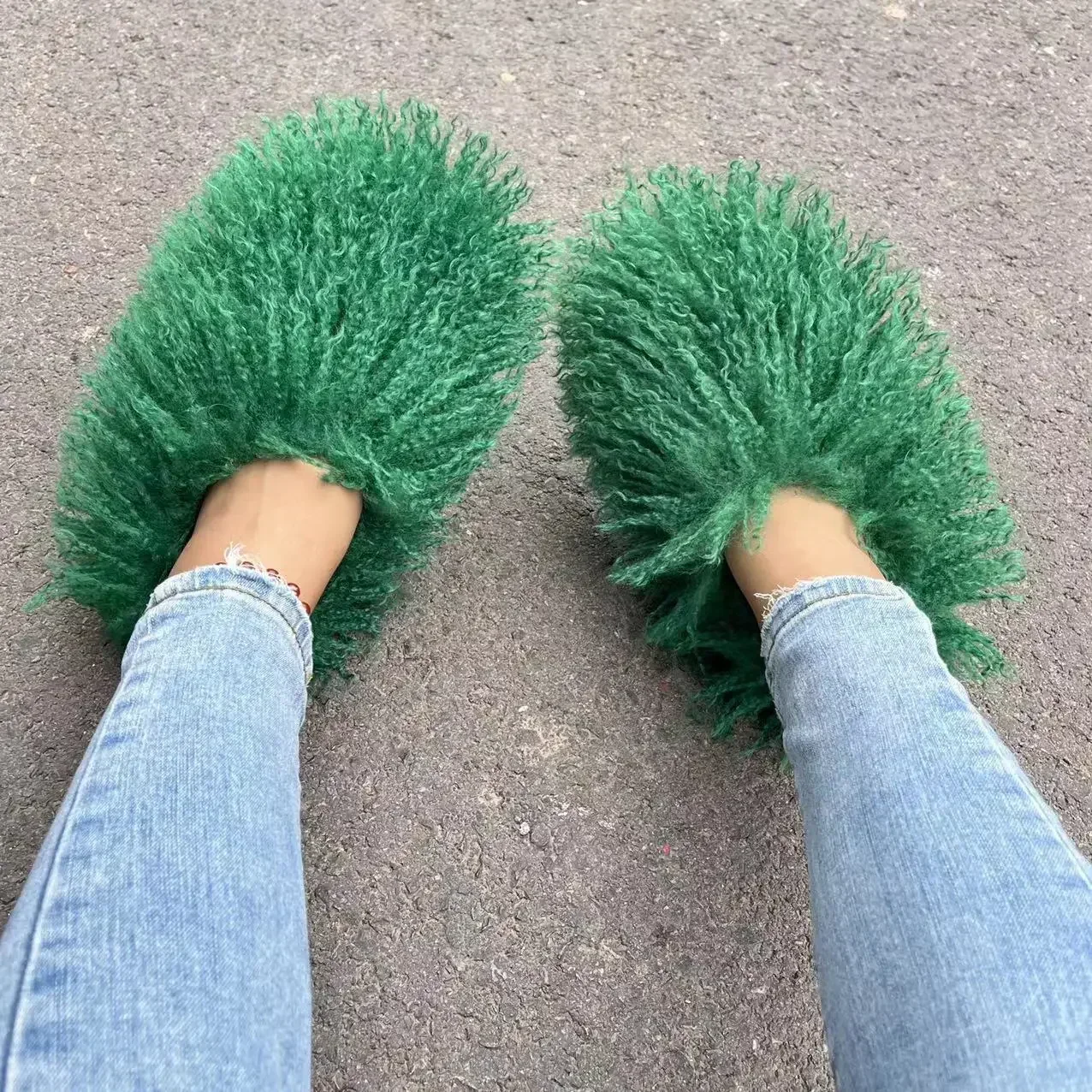 Women Winter Y2K Fluffy Slippers Europen American Faux Mongolian Fur Slides Warm Plush Slippers Fuzzy Flip Flops Luxury Shoes