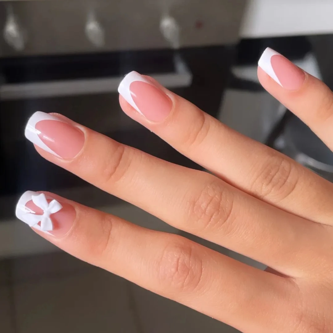 Nude rosa imprensa em unhas branco estilo francês cabeça quadrada unhas falsas encantos bowknot projetos moda capa completa dicas de unhas falsas