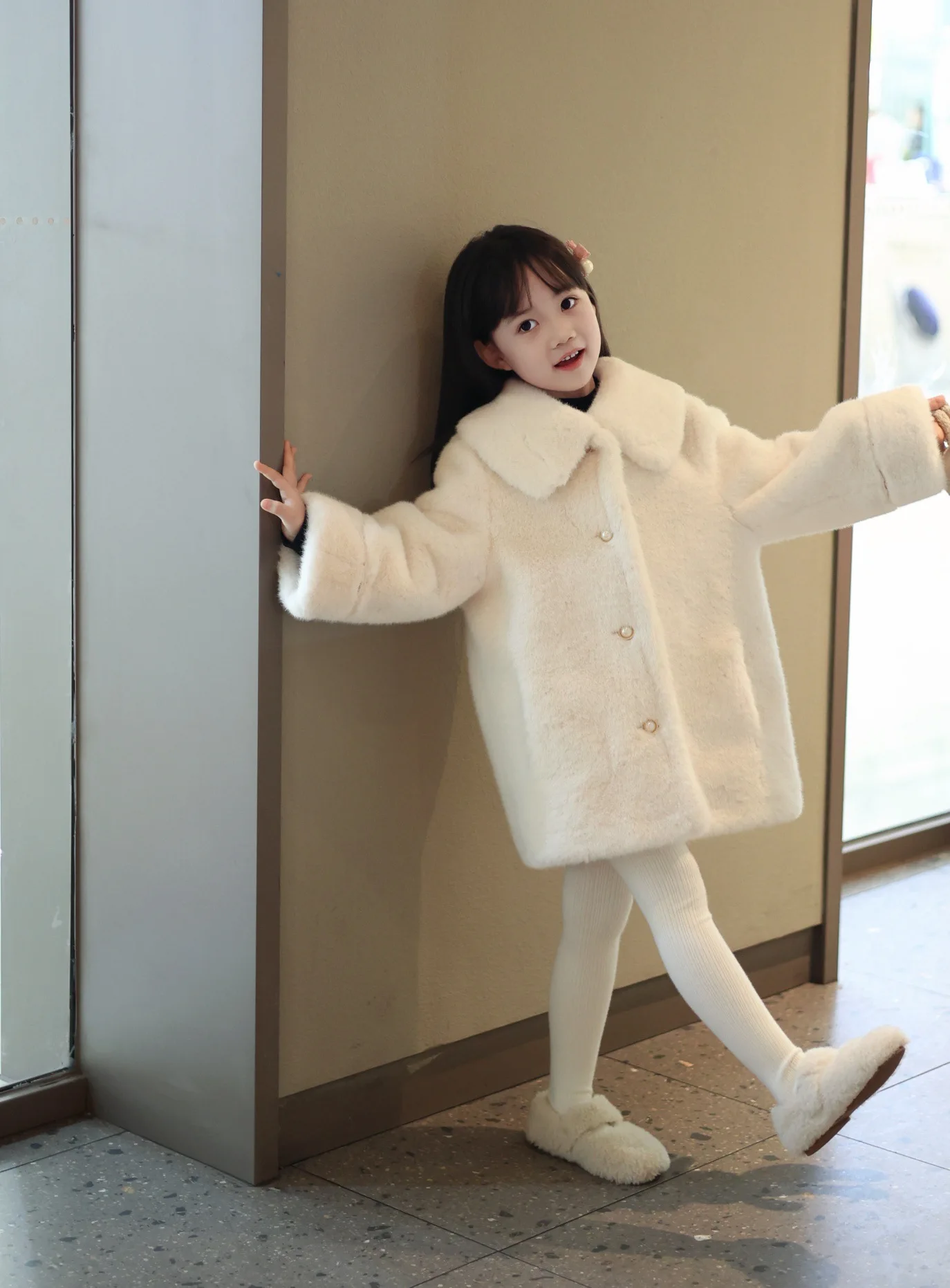 2025 New Winter Clothing Girls Fur Coat Middle and Large Childrens Collar Coat Thickened Long Hairy Top