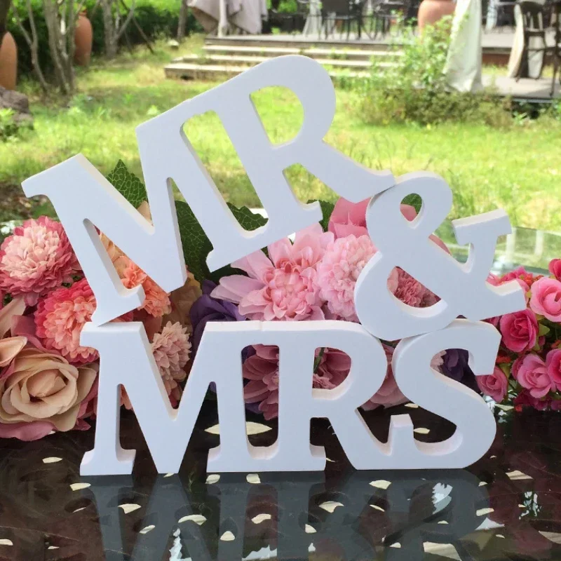 Wedding Decoration Mr & Mrs White Wooden Letters Sign For Sweetheart Table Decor Married Wedding Photo Props Gift