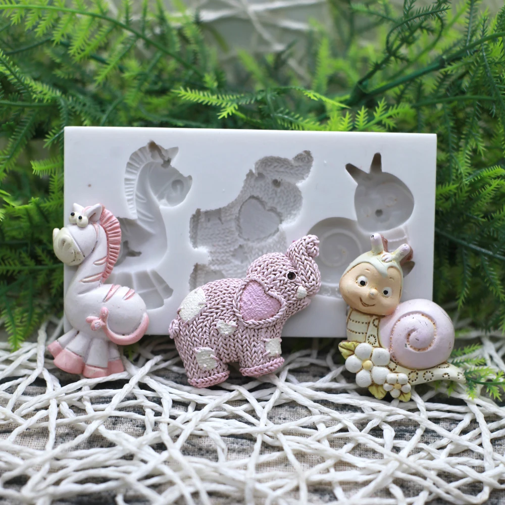 Cute Sweater Baby Elephant Snail Pony Cake Decoration Fondant Mold, Suitable for Kitchen Baking, Chocolate,  Clay, Resin