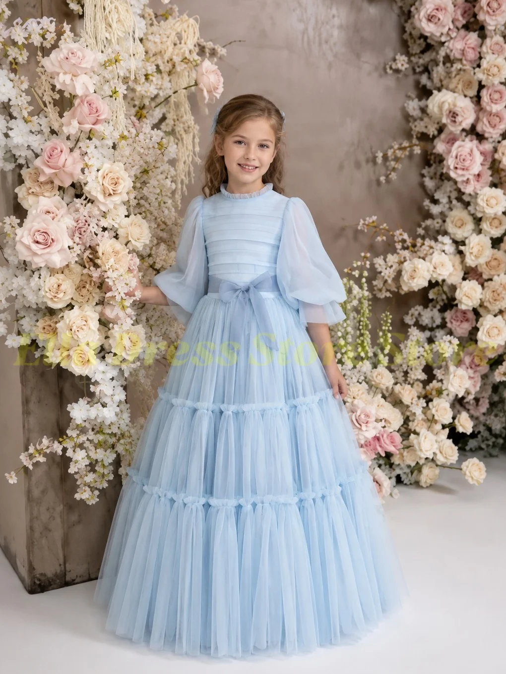 Großhandel Maßgeschneidertes Elegantes Blumenmädchenkleid aus Tüll mit Flausch für Hochzeitsballkleider, Rüschen, Blumenmuster, Kleinkind-Mädchenkleid, Kindergeburtstag – Detail 1