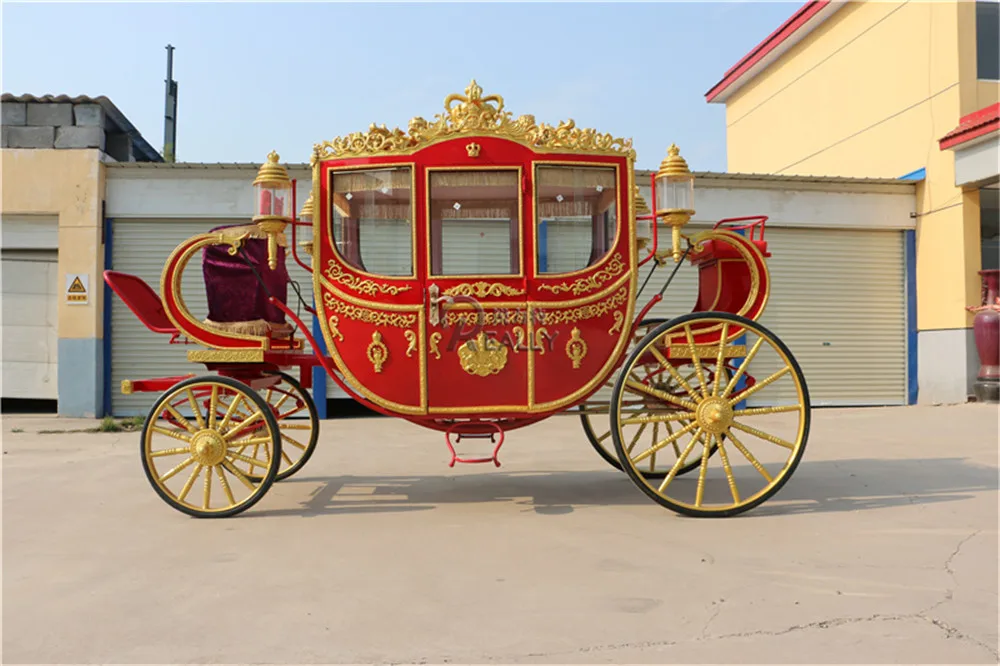 Carros de caballos turísticos reales rojos de cuatro ruedas de Cenicienta eléctrica de lujo Carro dibujado de caballos Victoria a la venta