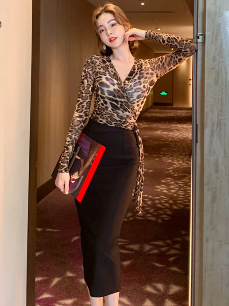 Printemps mode Vintage 2 pièces tenues femmes élégant léopard maille transparente à manches longues portefeuille hauts chemisier noir fente Midi jupe ensembles