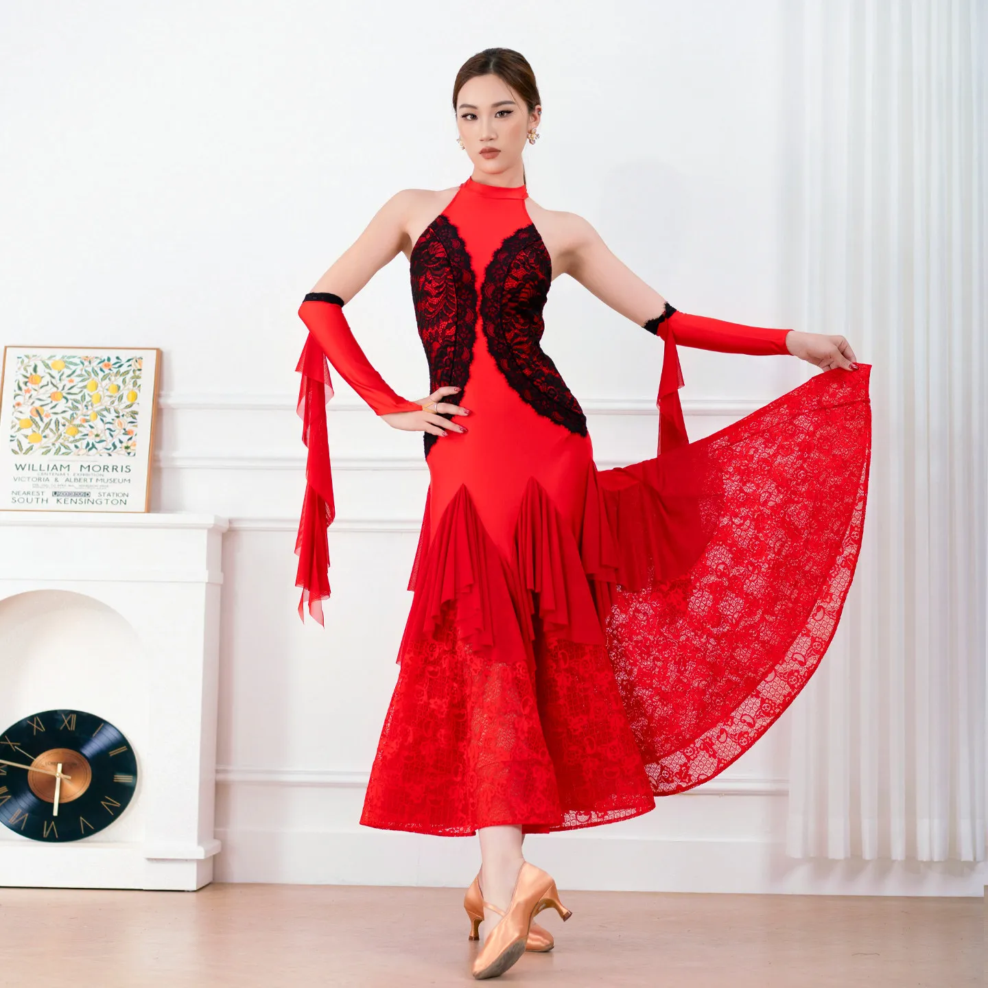 High End Ballroom Dance Competition Dress For Women Sexy Hanging Neck Fishbone Lace Skirt Adult Waltz Modern Dance Dress XH5175