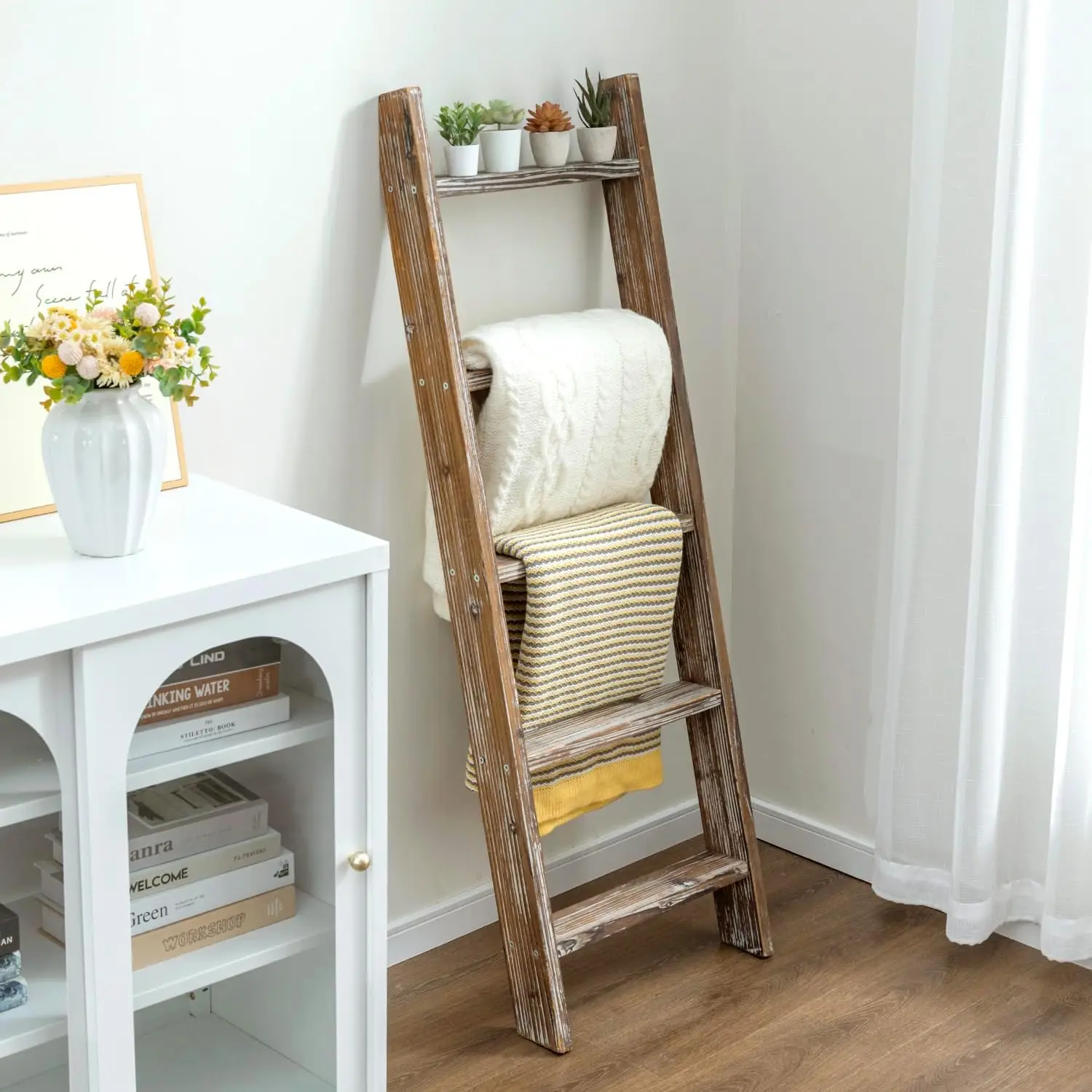 

Деревянная настенная полка-стремянка для полотенец и одеял длиной 4,5 фута для ванной или гостиной, Torc