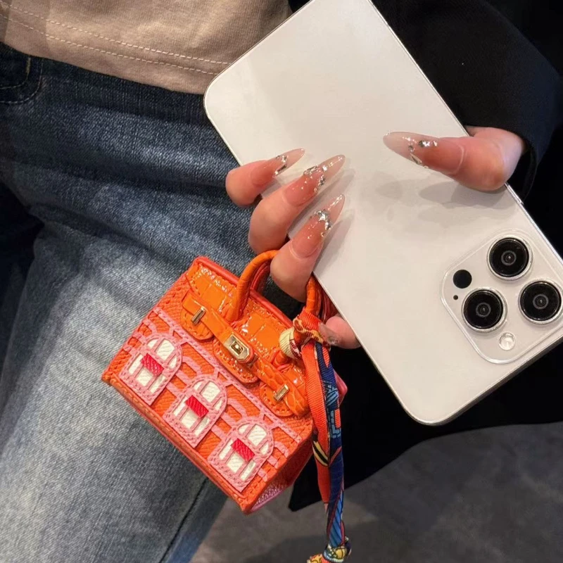 Hot Sale! 2025 New Cute Mini House-Shaped Charm with Window Design - Car Keychain, Earphone Pouch & Coin Purse