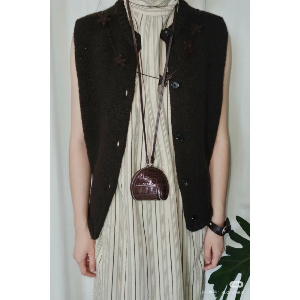 

Niche design 2025 new casual versatile neck change bag first layer cowhide mini earphone bag pendant small bag convenient