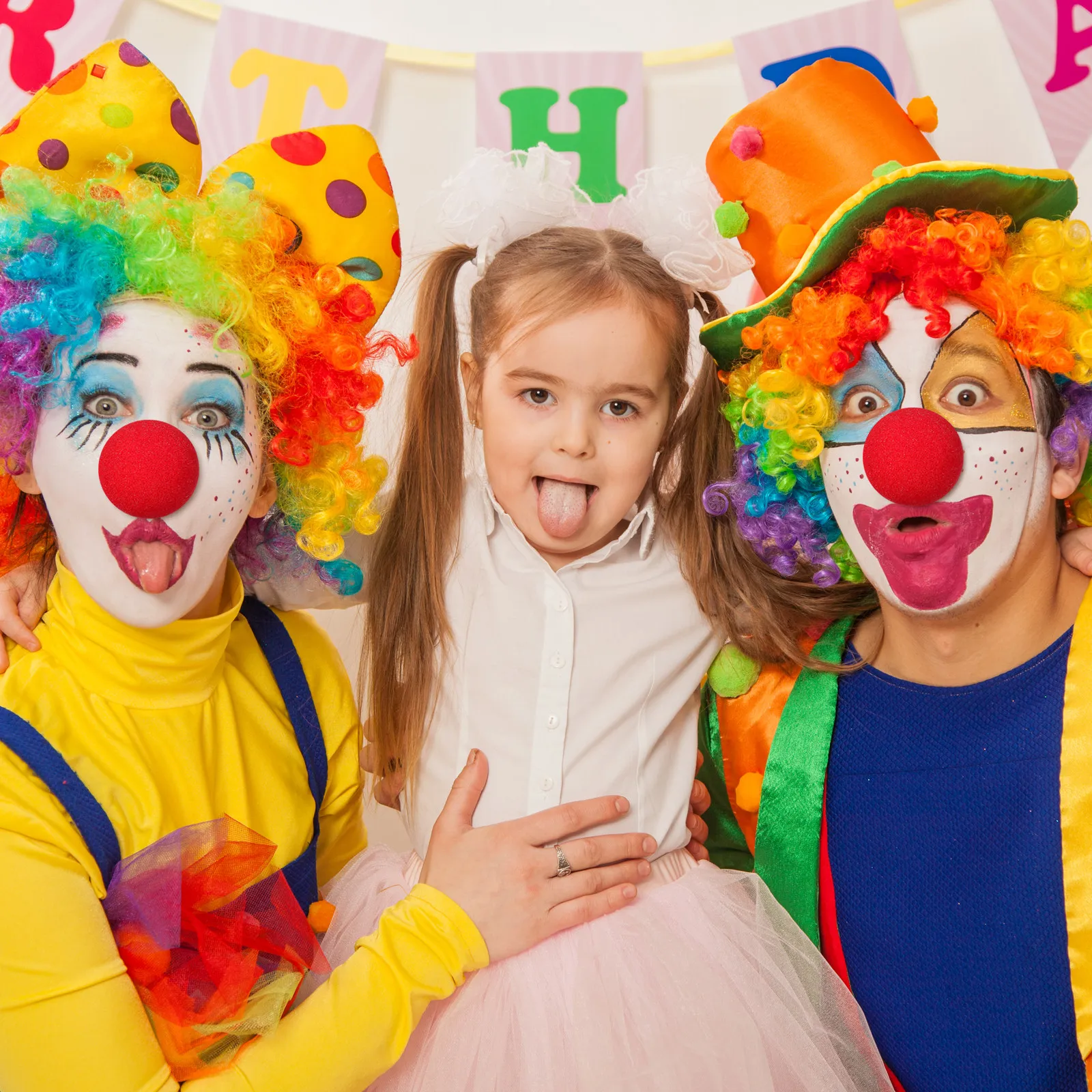 

Красный нос клоуна из пенопласта: легкий, удобный, подходит для большинства носов. Идеально для Хэллоуина, косплея, карнавала, маскарада, вечеринок в костюмах, цирковых представлений.