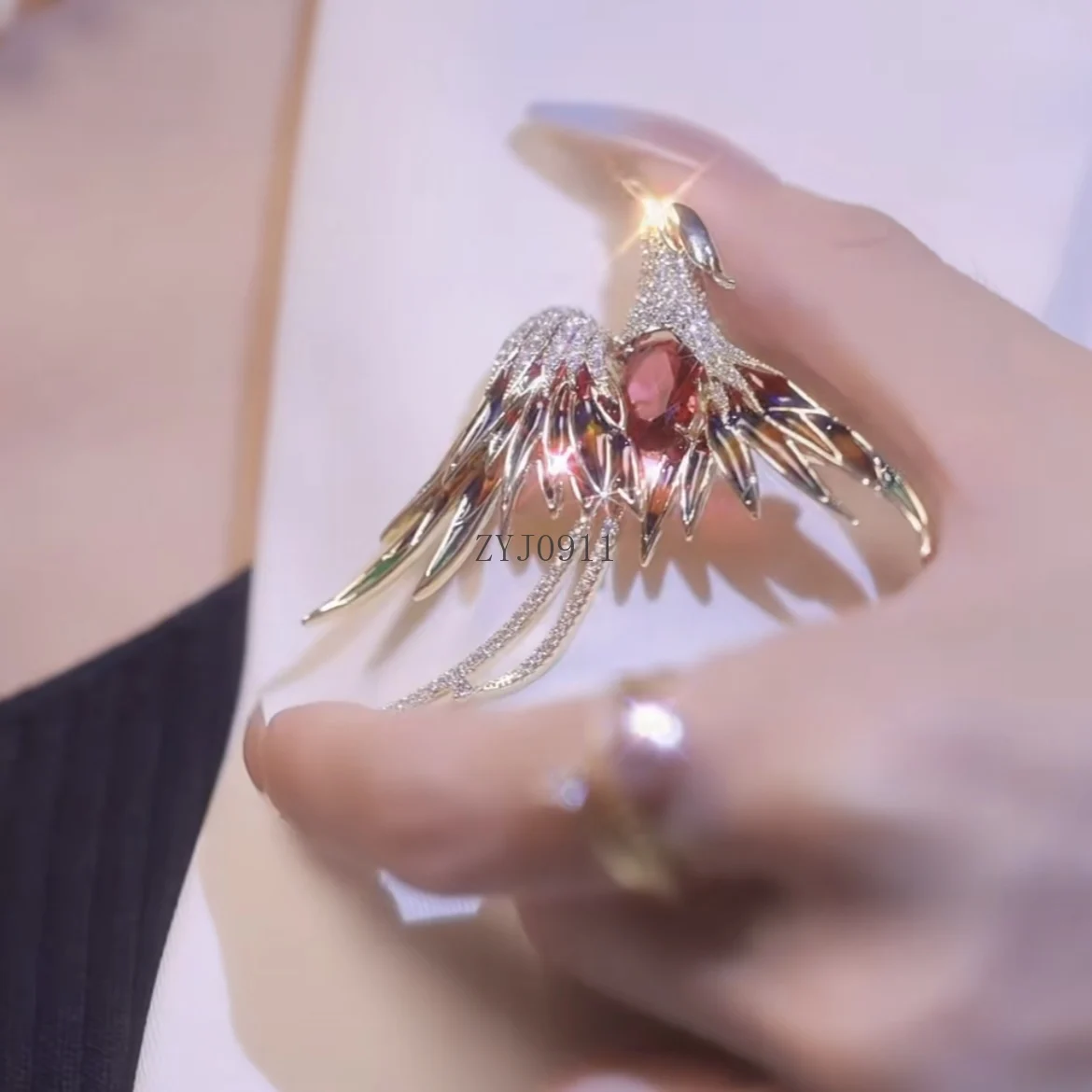 Chinês antigo flash diamante phoenix broche feminino high-end corpete pino design sentido