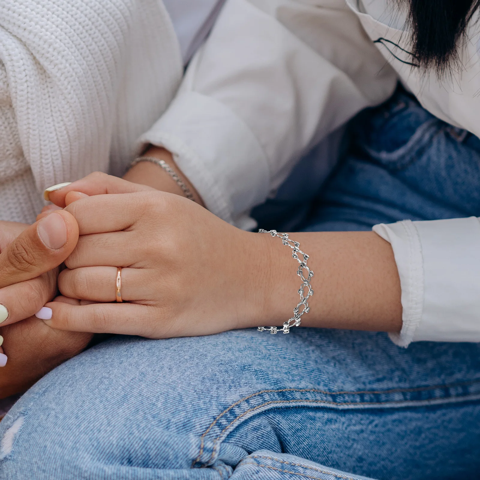 

TENDYCOCO 2 in 1 Magnetic Bracelet for Women Adjustable Sleep Jewelry Silver Plated Copper Trendy Transformable Ornament