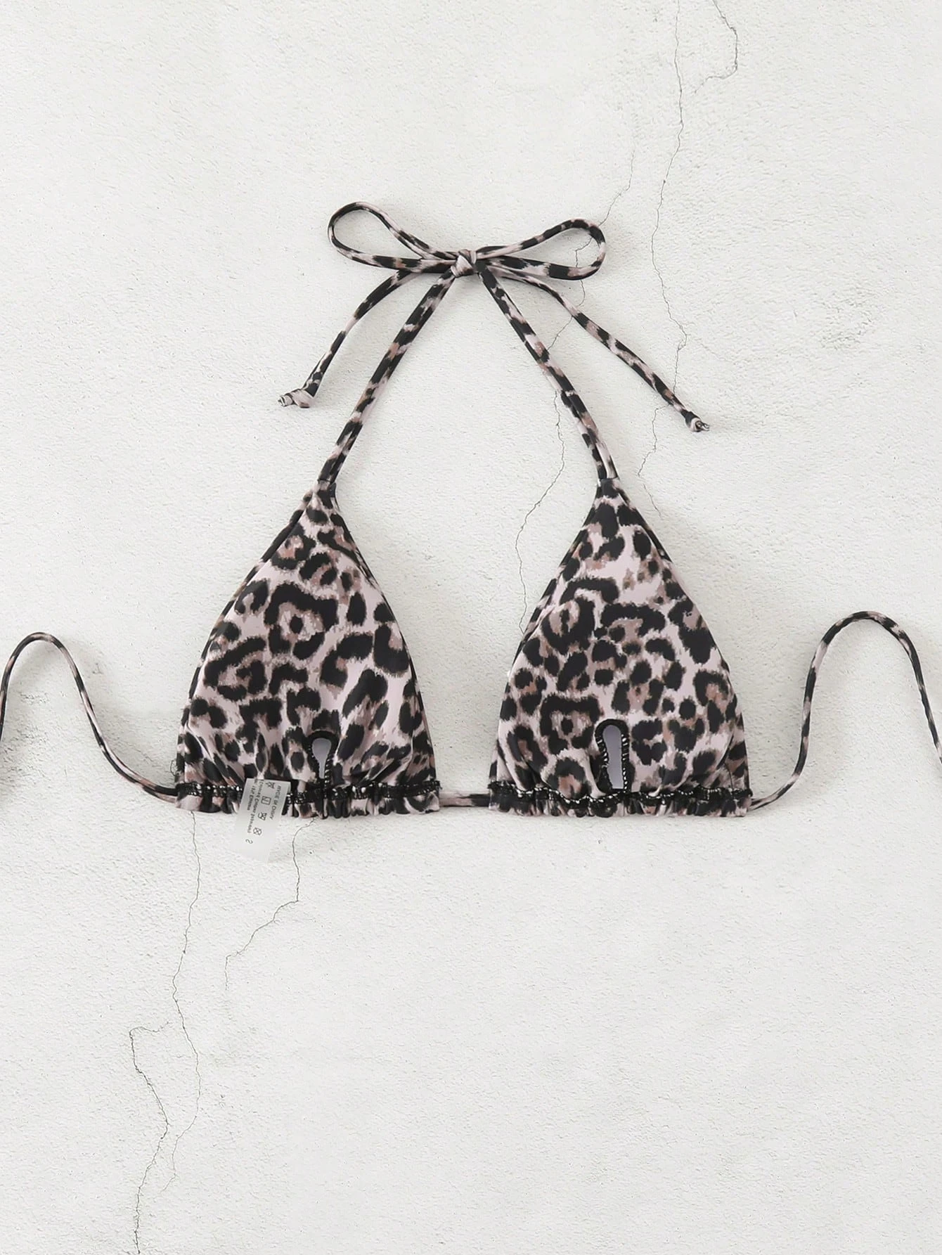 Leopard print 2025 new bikini single underwear is hot and sexy with a sense of design showing the figure beachside casual isl