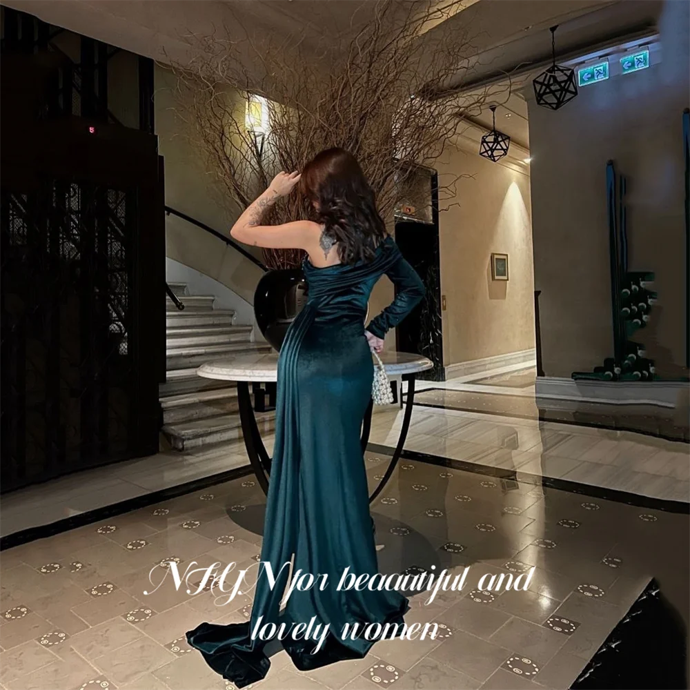 NFYN – robe de soirée sirène verte, asymétrique épaule dénudée, avec perles, en velours, pour femmes, personnalisée