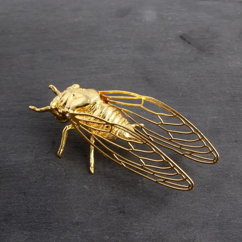 Kreative Exquisite Zikadenfigur, Miniatur-Ausgehöhlte Tierstatue aus Legierung, Retro Rostfreie Tischdekoration, Kleines Geschenk – Detail 10