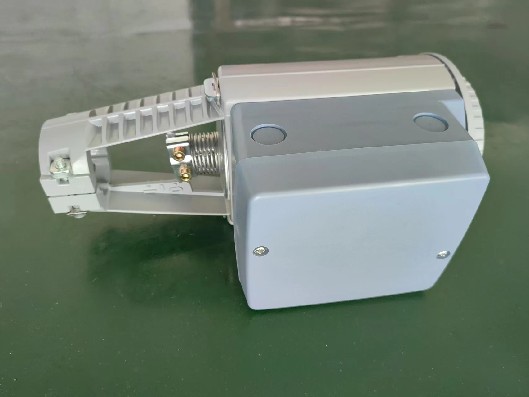MKB60 MKB62 MKC60 MKC62 MKD60 MKD62 HKB60 HKB62 HKC60 HKC62 HKD60 HKD62 Electro-Hydraulic Actuator for Valves