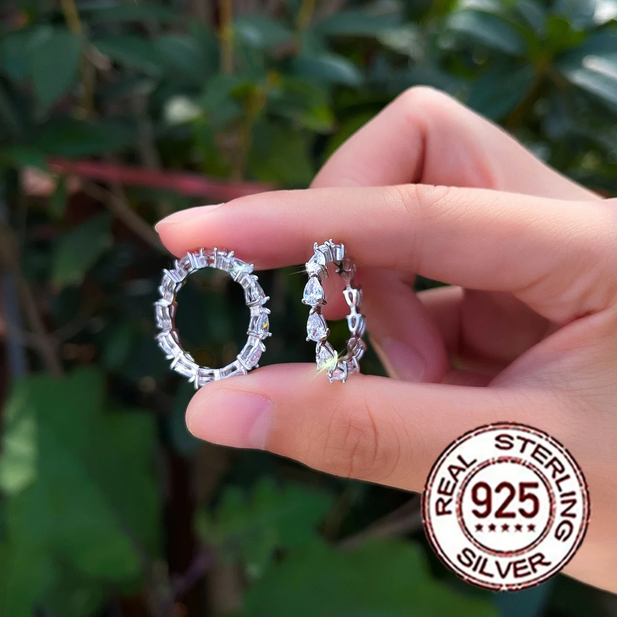 CWWZircons Ehering aus 925er-Sterlingsilber mit tropfenförmigem Zirkon, stapelbarer Ehering, Verlobungsring für Frauen, SR102 – Detail 3