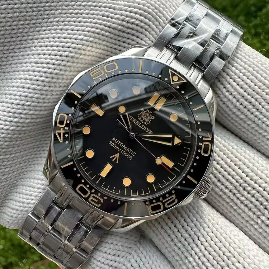 STEELDIVE Men Automatic Watch Sport 42mm Mechanical Wristwatch Diver 300M Waterproof Luminous Sapphire Mirror NH35 Ceramic Bezel