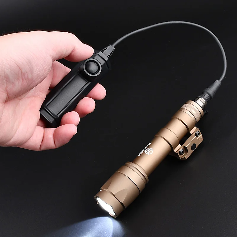 Suref-linterna táctica M600 M600C para arma de caza, accesorio de doble función para Rifle táctico, Airsoft, luz LED para explorador