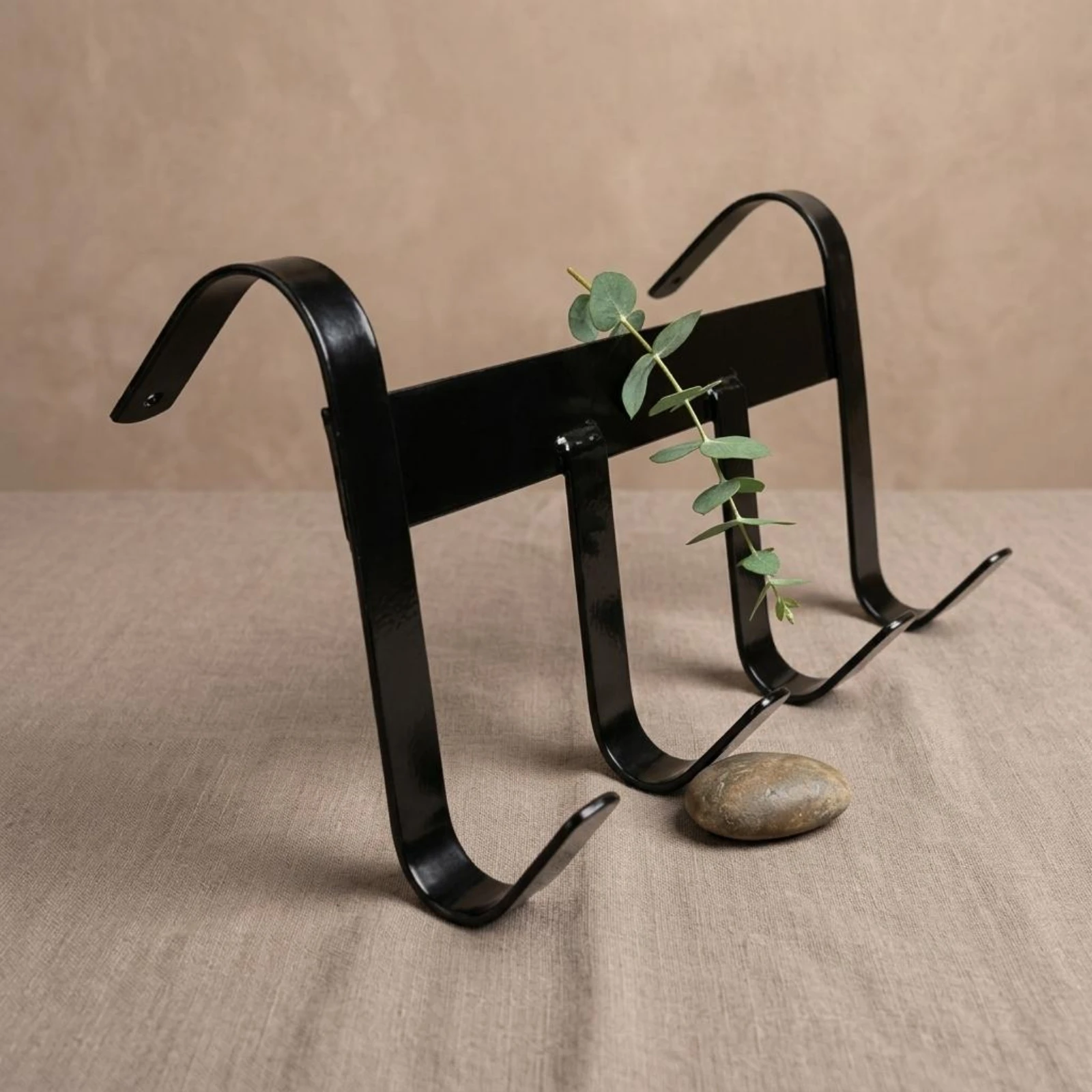 horse-tack-hook-rack-sturdy-double-hook-saddle-rack-saddle-hanger-space-saving-wall-mount-bridle-hooks-multi-use-for-stable