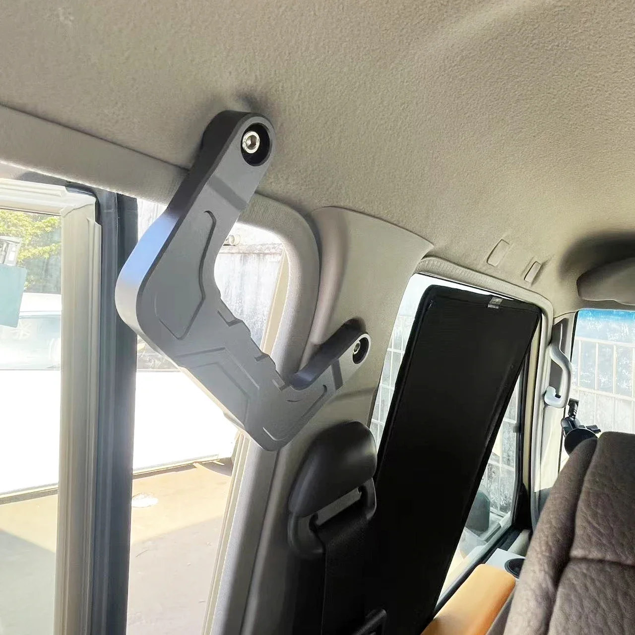 Aluminum Alloy Front Back Grab Door Handle For Toyota Land Cruiser 70 76 79 Series LC76 LC79 Accessories view 5