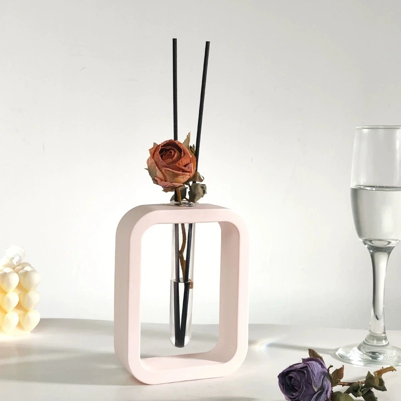 1Pc Flameless Aromatherapy Set with Essential Oil -  Modern Style Dried Flowers Reed Diffuser Ornament for Home Decor