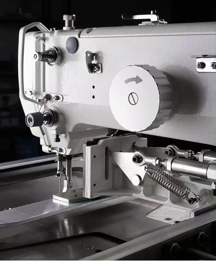 Industrial Sewing Machine High Speed Single Lockstitch Flat-Bed Configuration Manual Feed Motor