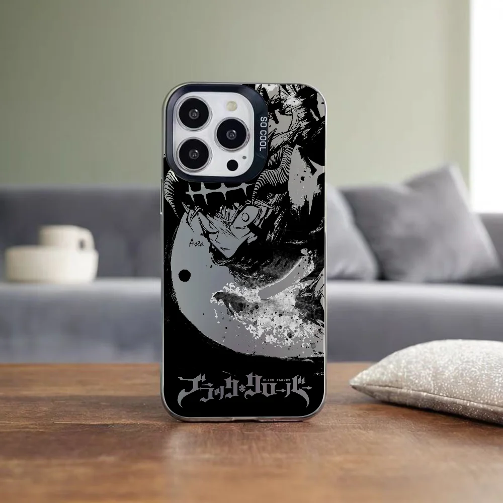 أستا كارتون B- حافظة هاتف بلاك كلوفر لهاتف آيفون 16 15 14 13 12 11 برو ماكس بلس غطاء خلفي فضي مقاوم للصدمات