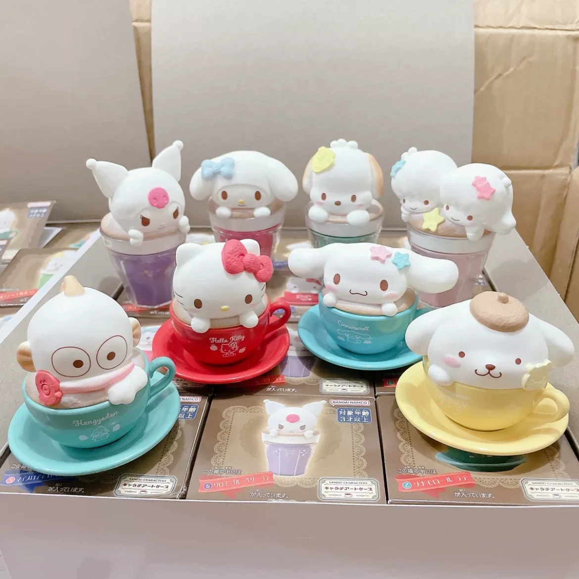 Bandai Sanrio Family Character Latte Art Box Kt Pom Pom Purin Cinnamoroll Pochacco Littletwinstars Kuromi Melody Anime Model Toy