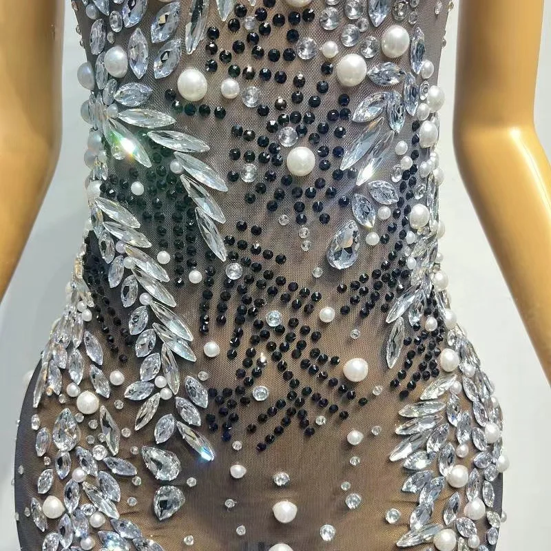 Glitzernde silberne Kristalle, Fingern, transparentes Kleid, Strass-Ketten, Outfit, Kostüm, Geburtstag, Feiern, sexy Bühne, C066