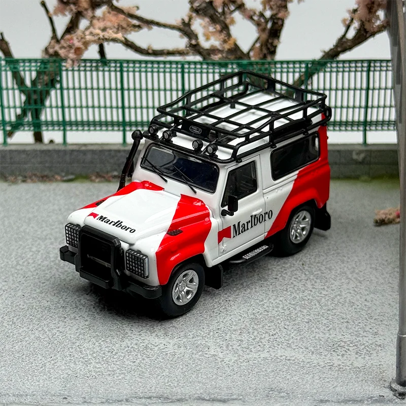 Diecast 1/64 Scale Land Rover Defender 90 GUlf 74# Off-road Vehicle Model Land Rover Defender 90 Marlboro Car Model Collection