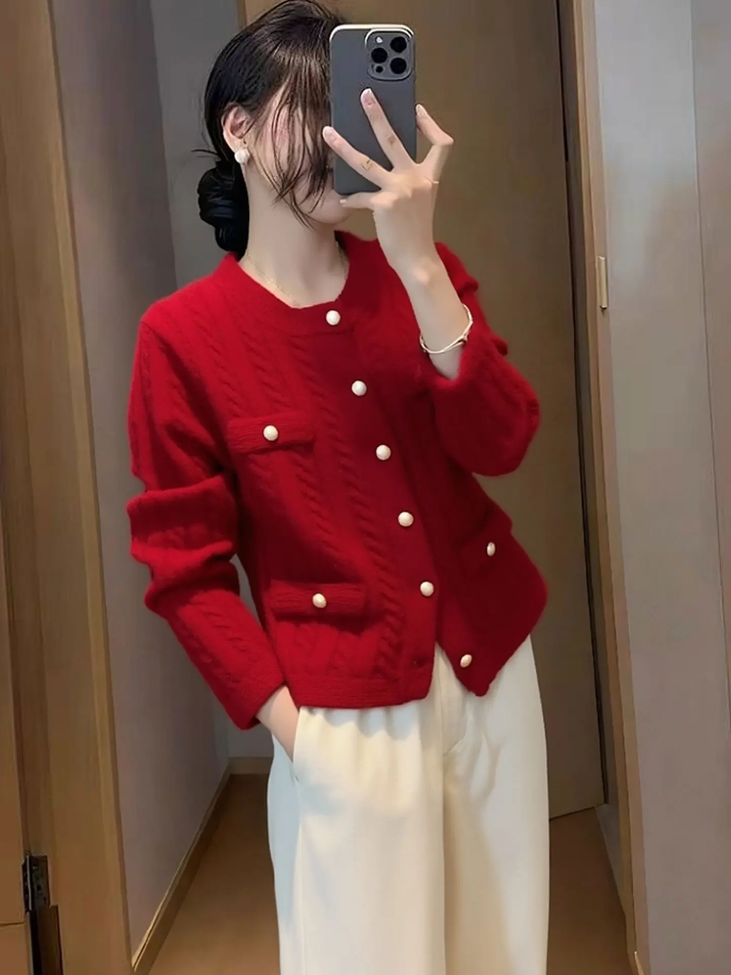 

Красный вязаный кардиган с длинными рукавами на одной пуговице, теплый зимний, для повседневной носки, в корейском стиле, свободного кроя, из мягкой ткани, женский свитер
