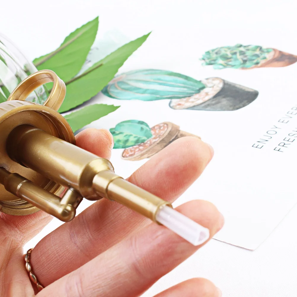 Bottiglia spruzzatore a forma di zucca in plastica viola Bottiglia di fiori per irrigazione a pressione manuale vintage di piccole dimensioni per piante da giardino