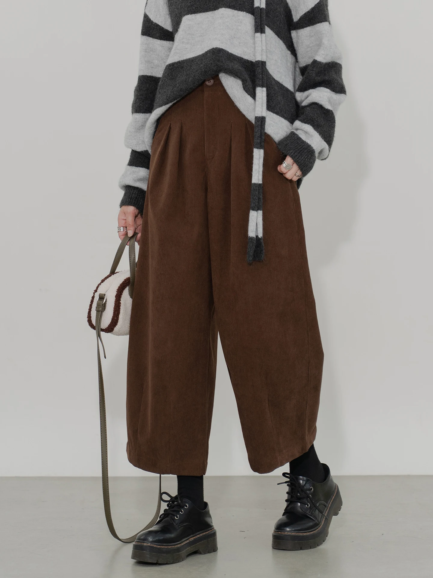 

High Waist Velvet Wide Leg Pants Pleated Loose Slimming Versatile Cool Retro Casual Nine Point Pants Ladies Straight Cut