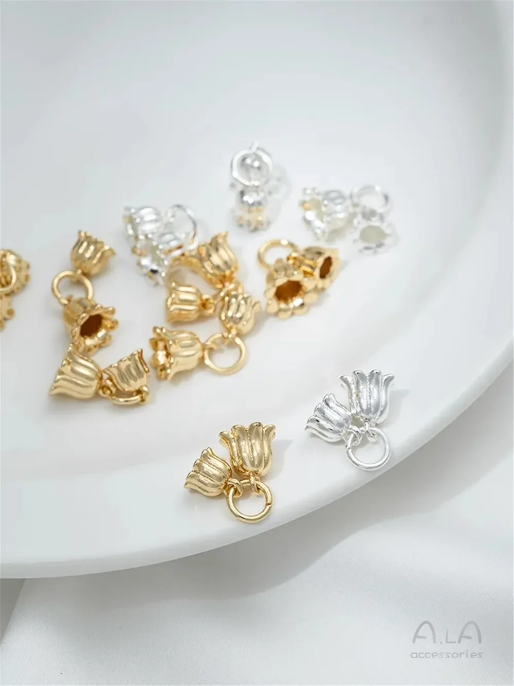 

Copper-plated Bright Silver 14K Gold-wrapped Size Lily of The Valley Pendant Handmade DIY Jewelry Bracelet Necklace Accessories