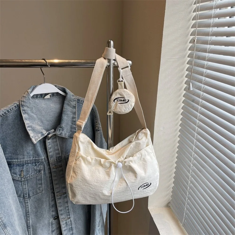 New Casual Drawstring Shoulder Bag Large Capacity Zipper Pleated Crossbody Bag Solid Color Leightweight Commuting Bag Female
