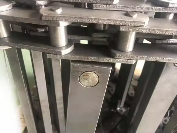 Cadena transportadora de repuesto de piezas de repuesto de pavé de asfalto de alta calidad para ABG6820C Paver PN 80895675 P70 * 112 eslabones