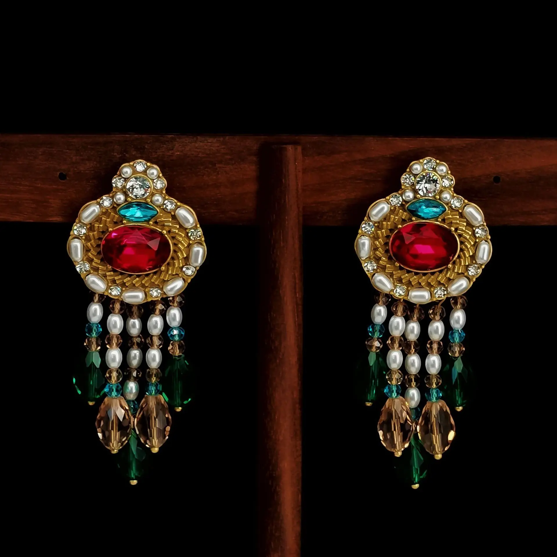 

Жемчужные овальные серьги, женский стиль ретро.