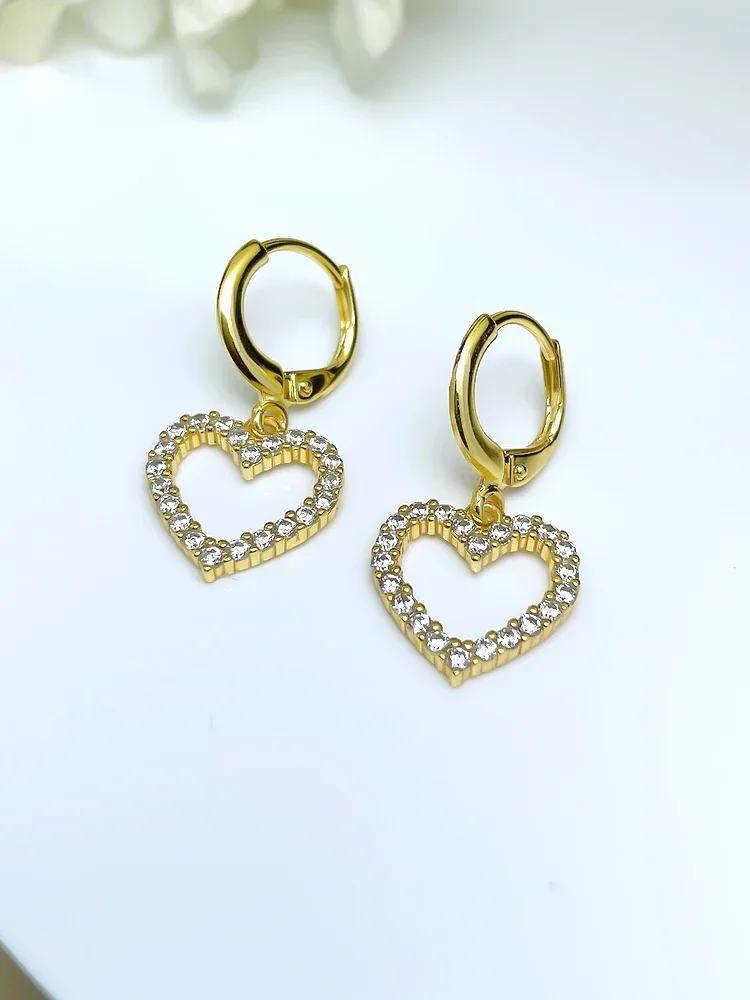 2023 New Love Earrings Imported High Carbon Diamond Fashion 925 Silver Simple Engagement Jewelry for Women