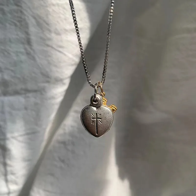 

Peach Heart Cross Opening and Closing Pendant Necklace Elegant and Stacked Small and Popular Female Jewelry