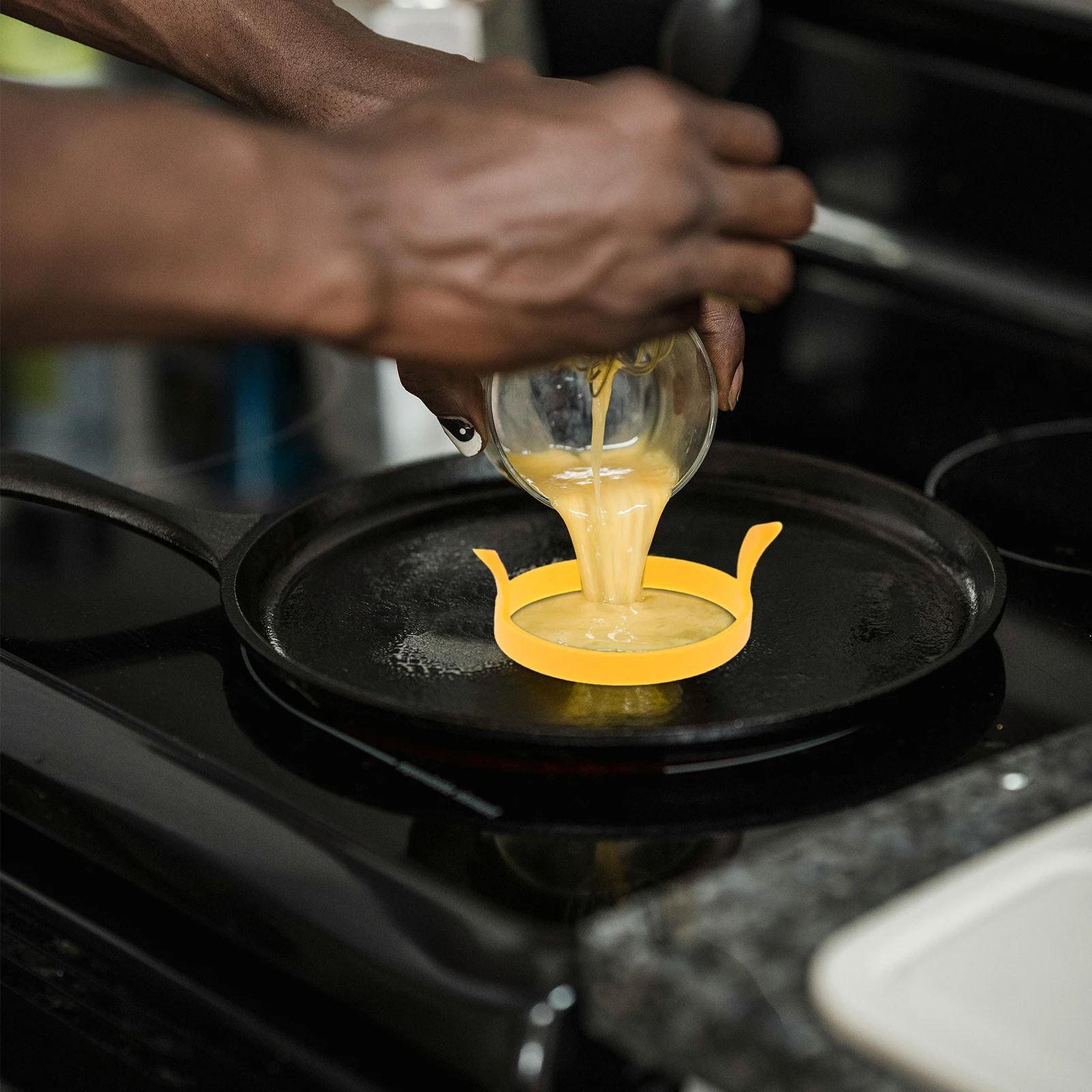 

5Pcs Egg Ring Silicone Nonstick Handle Round Mold Cooking Pancakes Fried Eggs Omelette Mould Heat Resistant Kitchen Tool