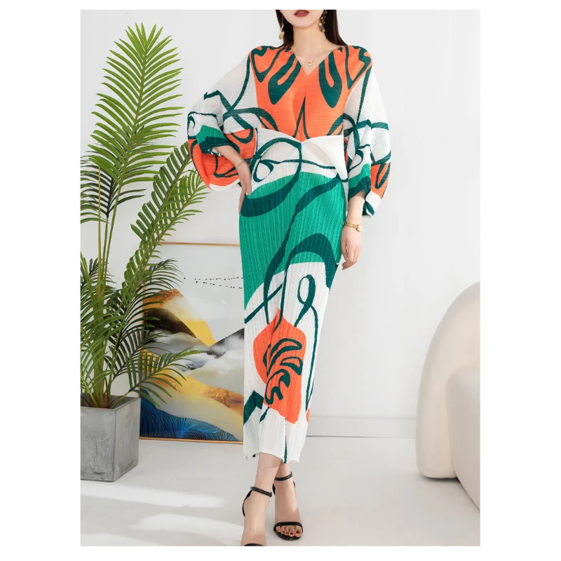 

High End Temperament Pleated Printed Bat Sleeve Dress for Women's Fashion Loose V-neck Wrap Buttocks Slimming Long Skirt