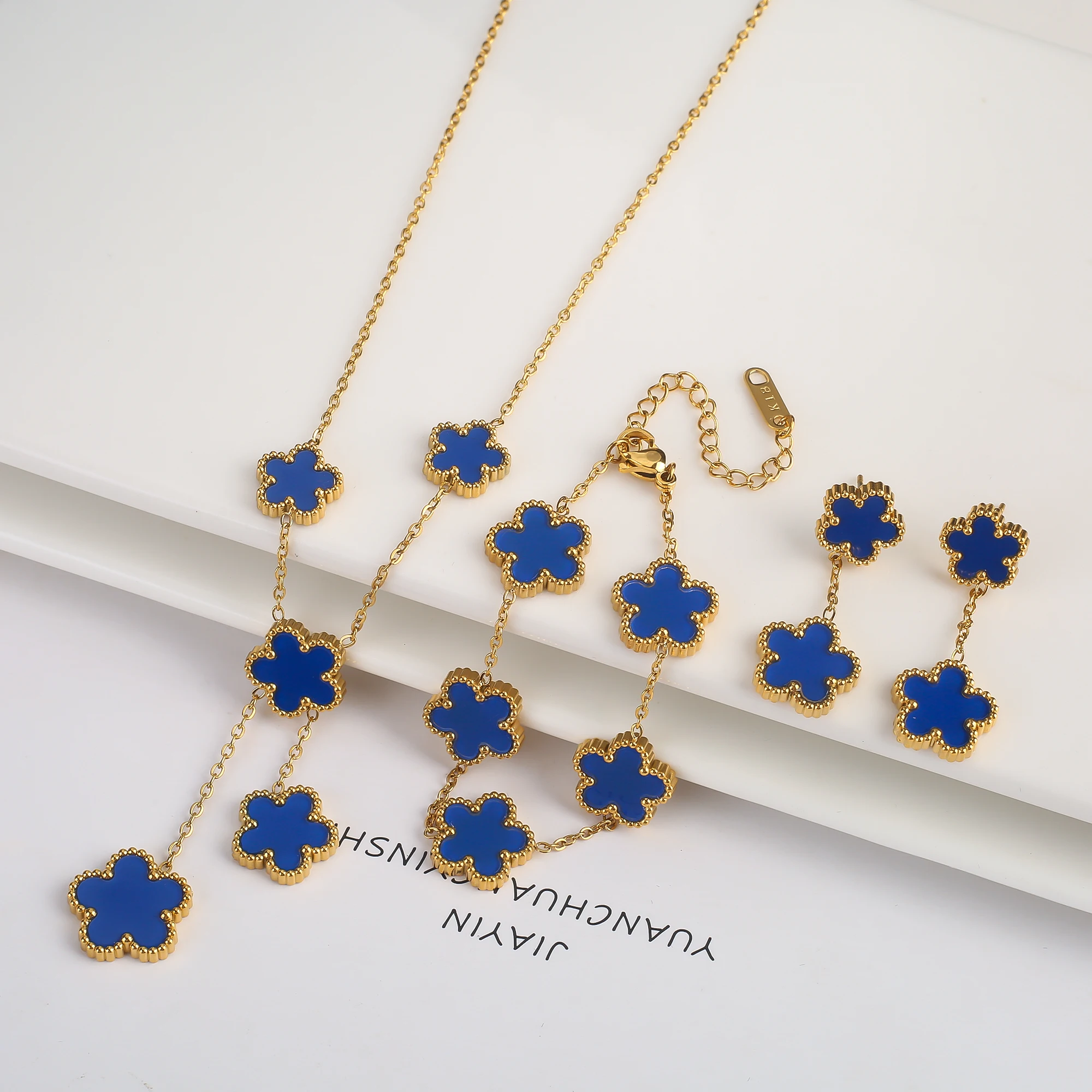 3pc 18k Gold-Plated Five-Leaf Flower Necklace Earrings Bracelet Set