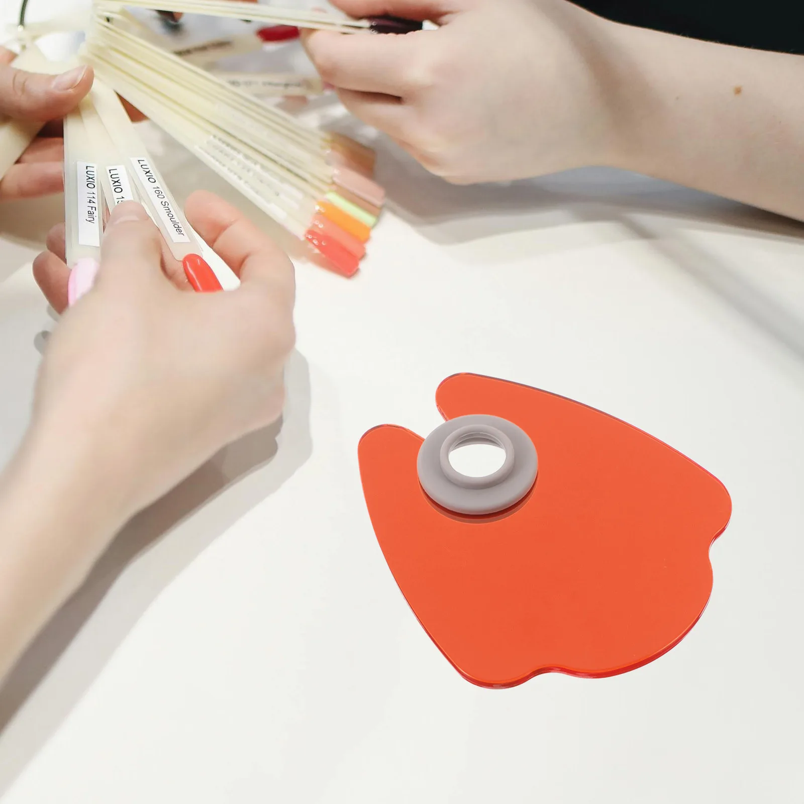 Płytka blokująca światło do zdobienia paznokci, zmywalna, przenośna osłona chroniąca przed światłem UV, profesjonalne narzędzie do manicure, zapobiegające wypadaniu światła.