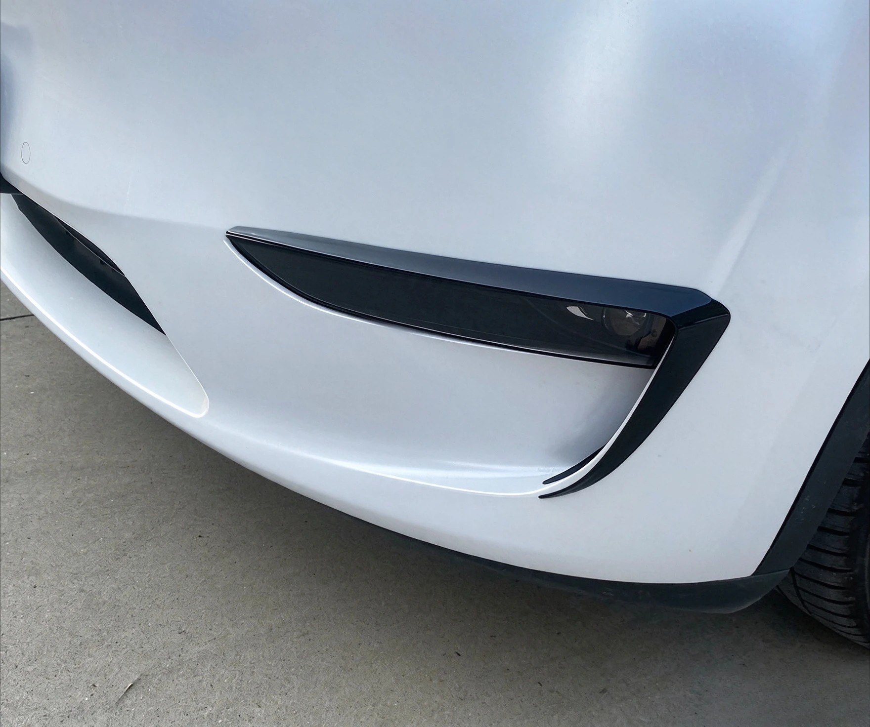 Front Bumper Fog Lamp Wind Knife Spoiler for Tesla Model Y Juniper Launch Model Y L 2025 2026 1 Pair Eyebrow Trim Cover Exterior