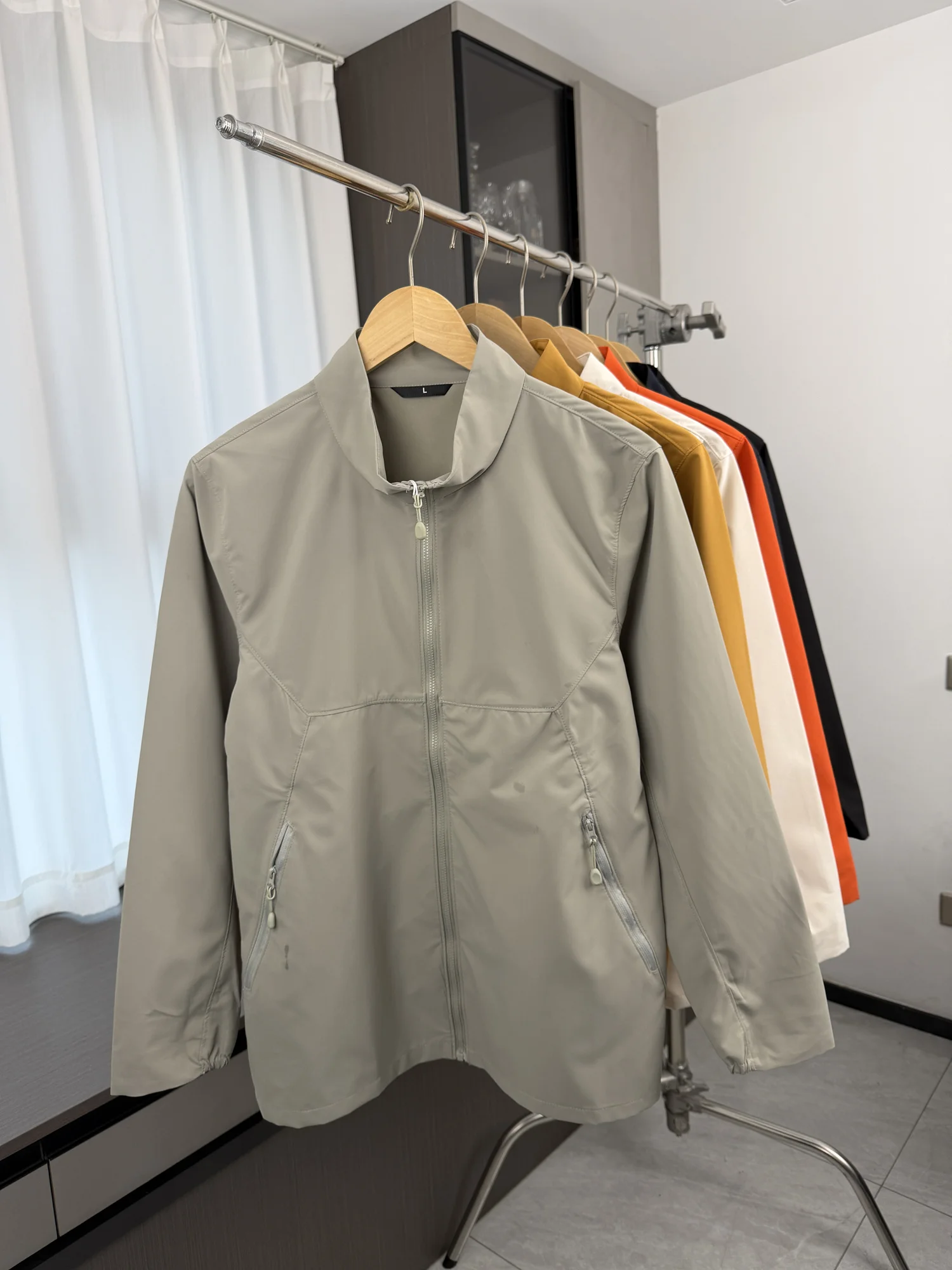 Outdoor Smooth Skin-Friendly Men's Spring Thin Casual Sports Hooded Jacket Windproof Fashion Urban Style Long Sleeve Zipper C...