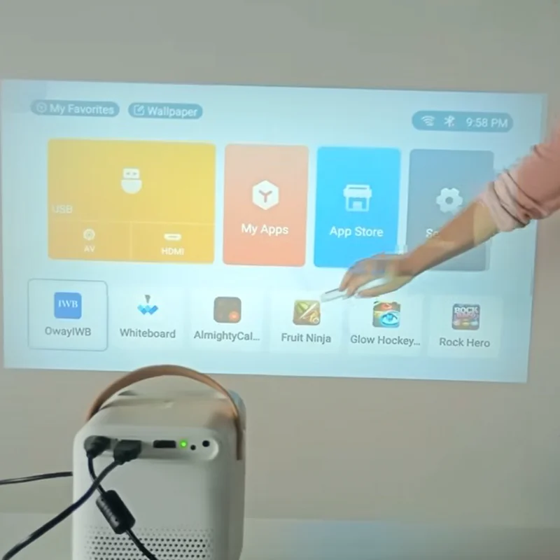 جهاز عرض المسرح المنزلي الذكي يدعم التفاعل القلم عالي الدقة للأطفال جهاز عرض صغير للمسرح المنزلي التعليمي