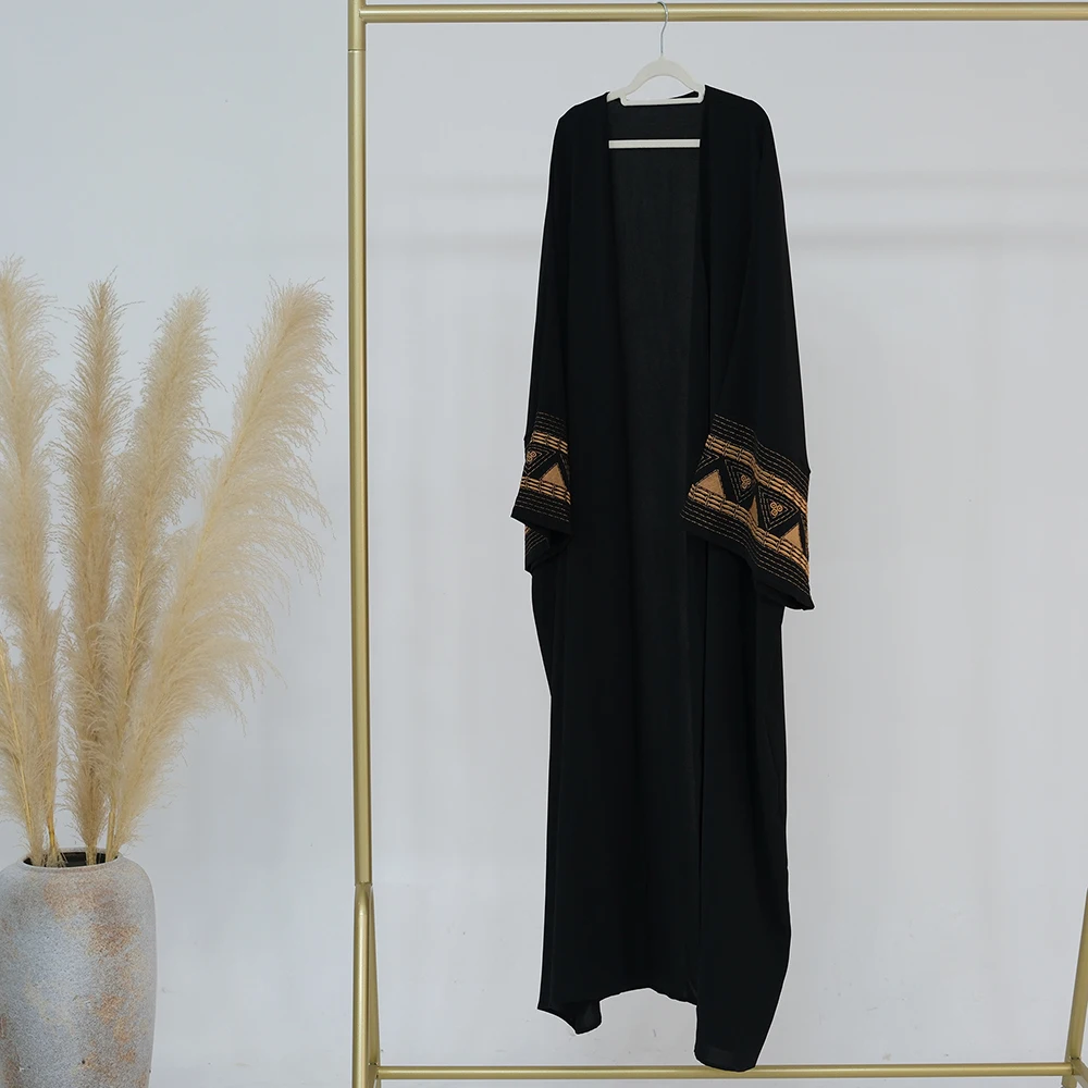 2025 Estate Eid Nero Bianco Ricamo Aperto Modesto Abaya Dubai Kimono musulmano Abaya per le donne Abiti caftano Abbigliamento islamico