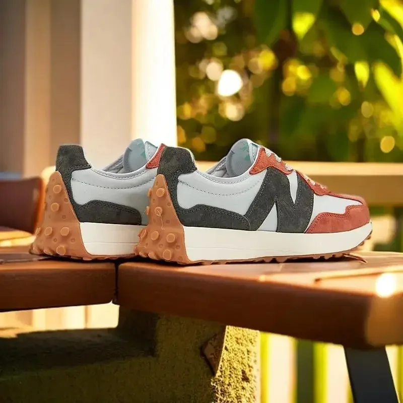 

Дышащая спортивная обувь унисекс. Вентилируемая повседневная обувь и кроссовки для бега. Модная модная спортивная обувь для поездок на работу.