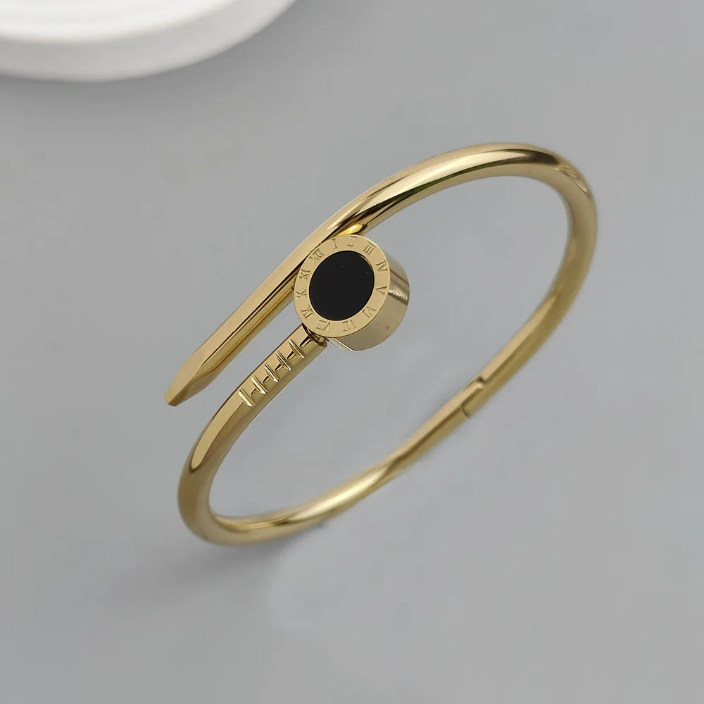 

Charming wire nails Roman numeral stainless steel women's bracelet, waterproof and rust-free bracelet, worn by couples